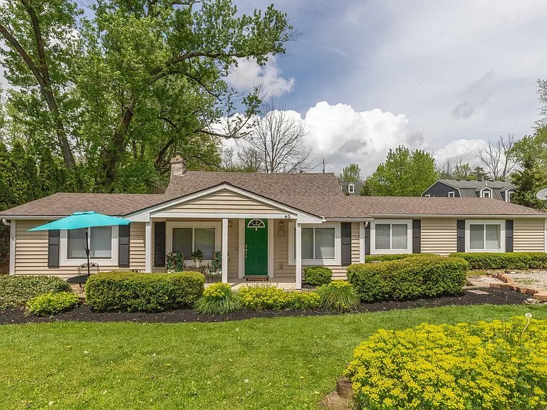 40 E Wyandotte Drive - 3
