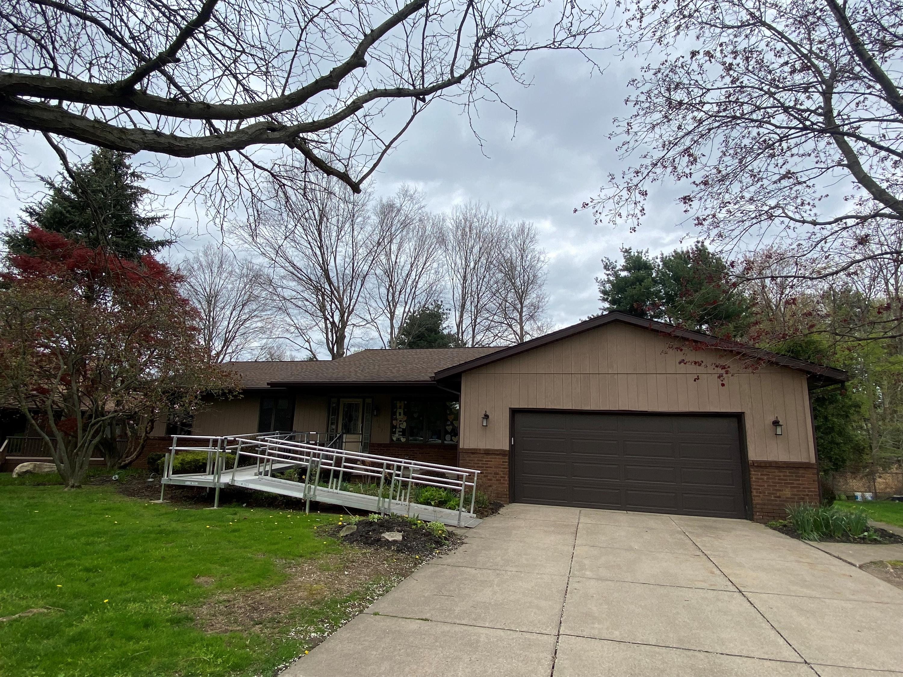 487 Cedarcrest Dr